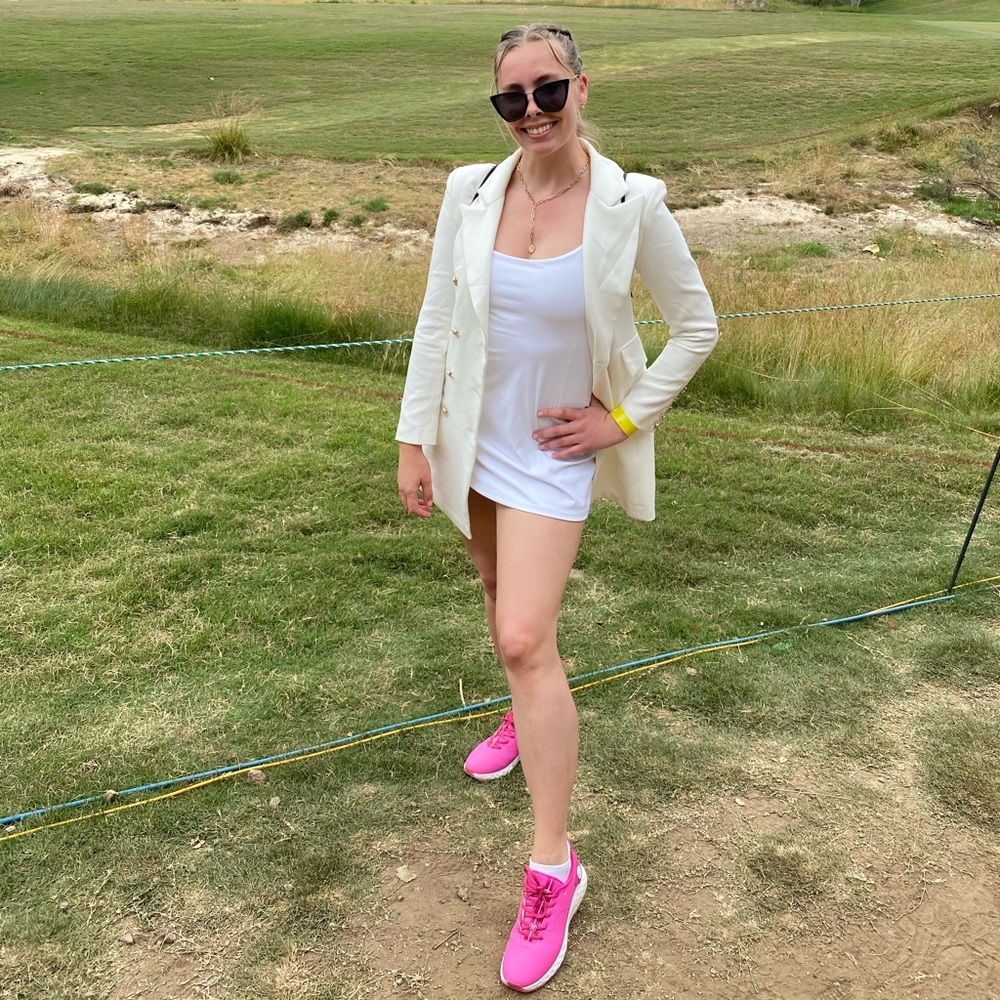 Meet your Posher, Ina